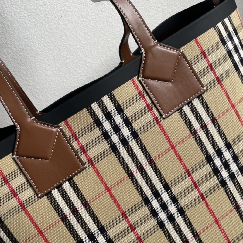 Bv*b*rry shopping bags